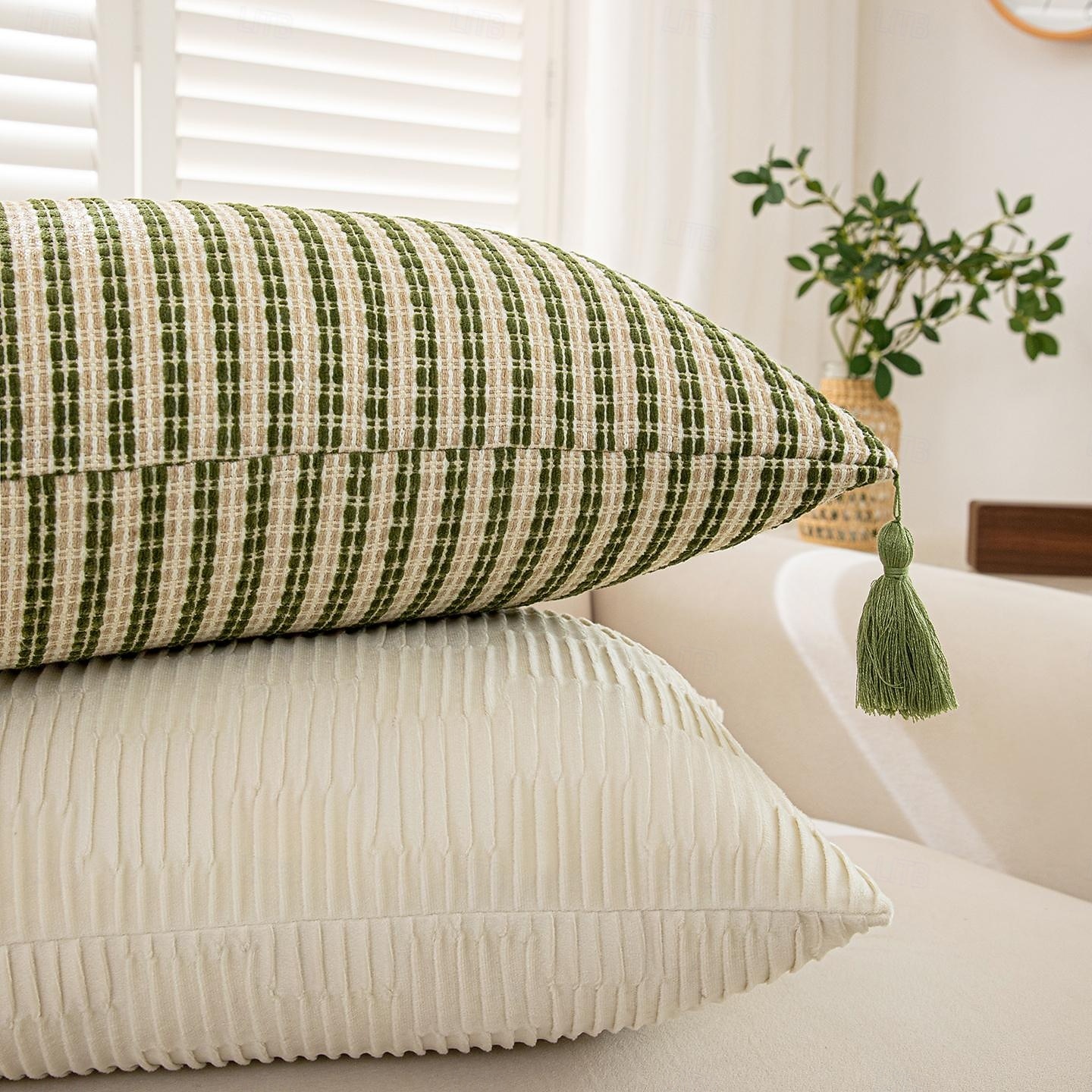 Waldgrüne, gestreifte Kissenbezüge mit Quasten, strukturierte, gewebte quadratische Kissenbezüge im Landhausstil, rustikale, dekorative Boho-Kissenbezüge für Sofa und Couch &Bett (Set aus 2 / 4) 2026 - $36.99 –P9