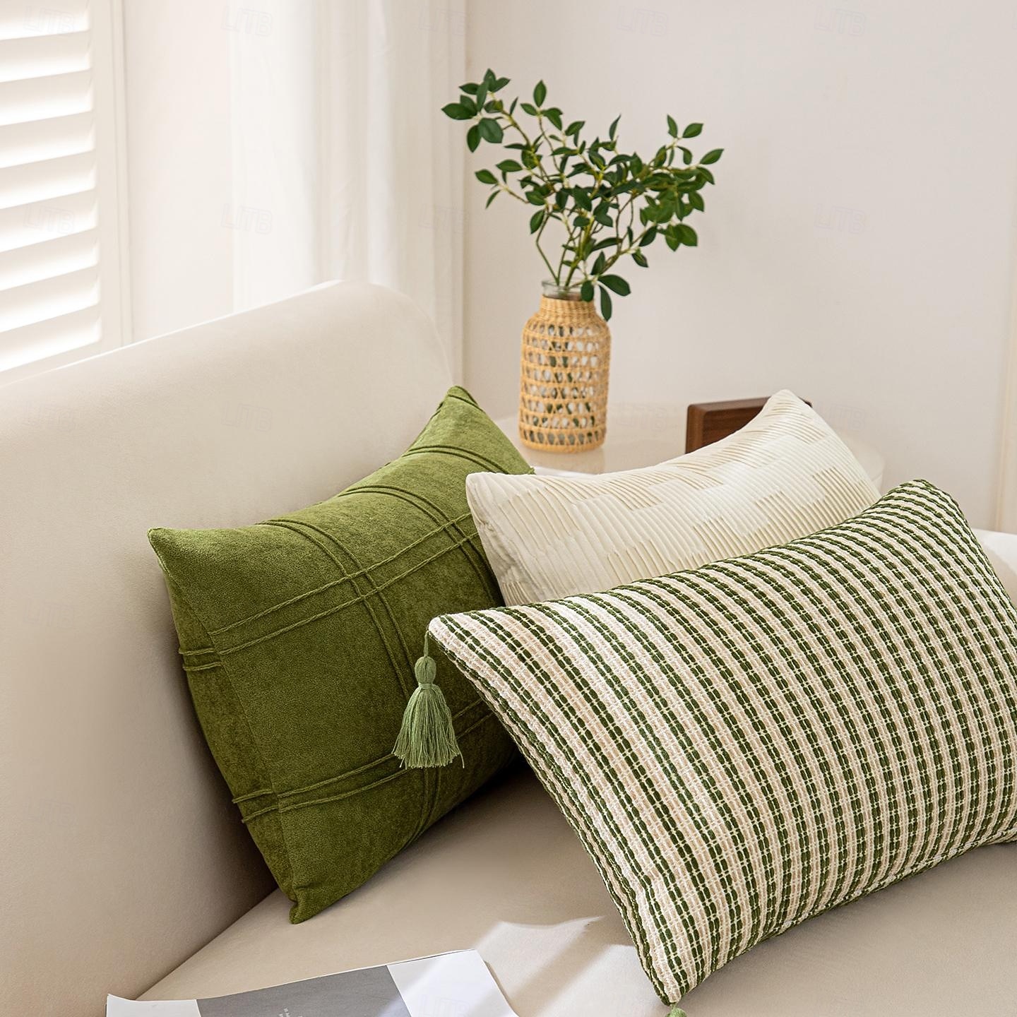 Waldgrüne, gestreifte Kissenbezüge mit Quasten, strukturierte, gewebte quadratische Kissenbezüge im Landhausstil, rustikale, dekorative Boho-Kissenbezüge für Sofa und Couch &Bett (Set aus 2 / 4) 2026 - $36.99 –P32