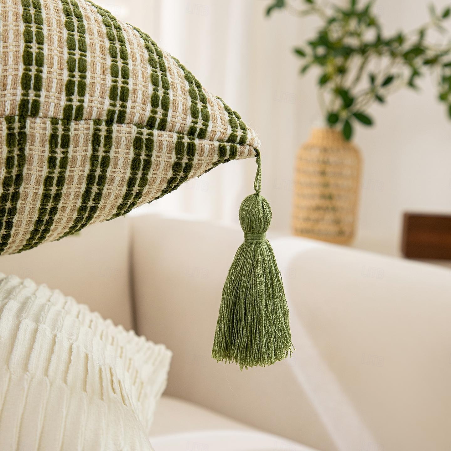 Waldgrüne, gestreifte Kissenbezüge mit Quasten, strukturierte, gewebte quadratische Kissenbezüge im Landhausstil, rustikale, dekorative Boho-Kissenbezüge für Sofa und Couch &Bett (Set aus 2 / 4) 2026 - $36.99 –P10
