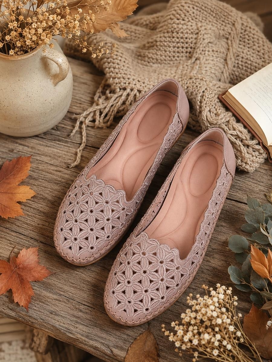 Women's Pink Floral Perforated Slip-On Shoes, Breathable Hollow Cutout Flat Shoes with Scalloped Edge, Soft Cushioned Insole & Flexible Anti-Slip Sole for Countryside Strolls, Shopping & Daily Leisure 2026 - $24.99 –P1