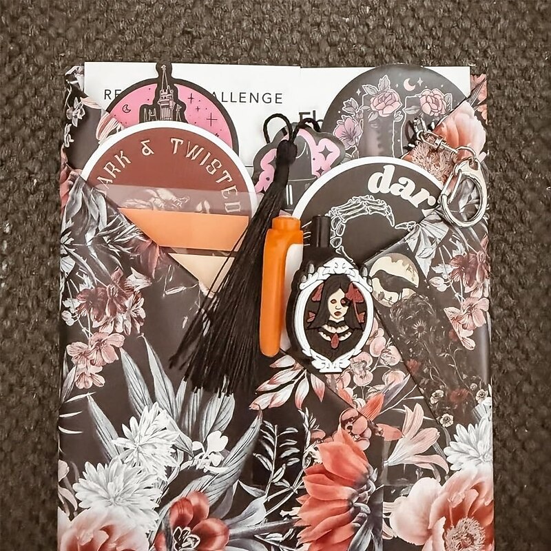 Date Aveugle Avec Un Livre - Thème Gothique/Halloween - Cadeau Mystère Pour Amateurs De Lecture - Coffret Surprise