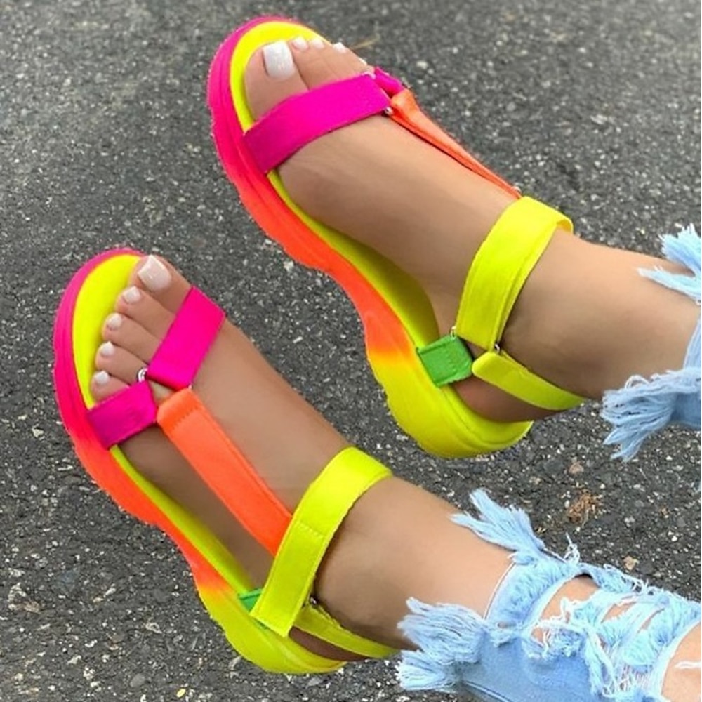 Damen Keilsandalen Plateau Übergröße Strand Sommer offene Zehen lässig Satin Magic Tape Regenbogen weiß blau Lightinthebox