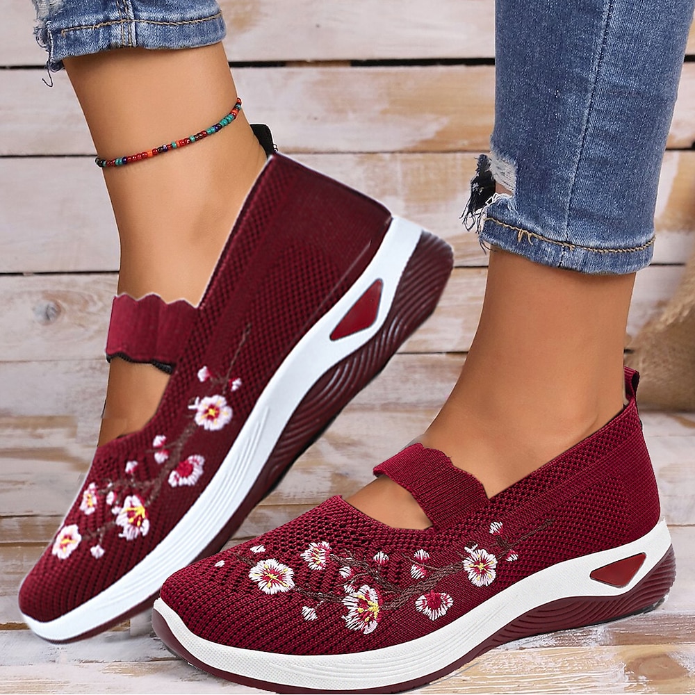 Damen Slip-Ons Komfort Schuhe Outdoor Täglich Stickerei Sommer Flacher Absatz Runde Zehe Elegant Vintage Brautkleider schlicht Wanderschuhe Satin Halbschuhe Schwarz Rote Purpur Lightinthebox