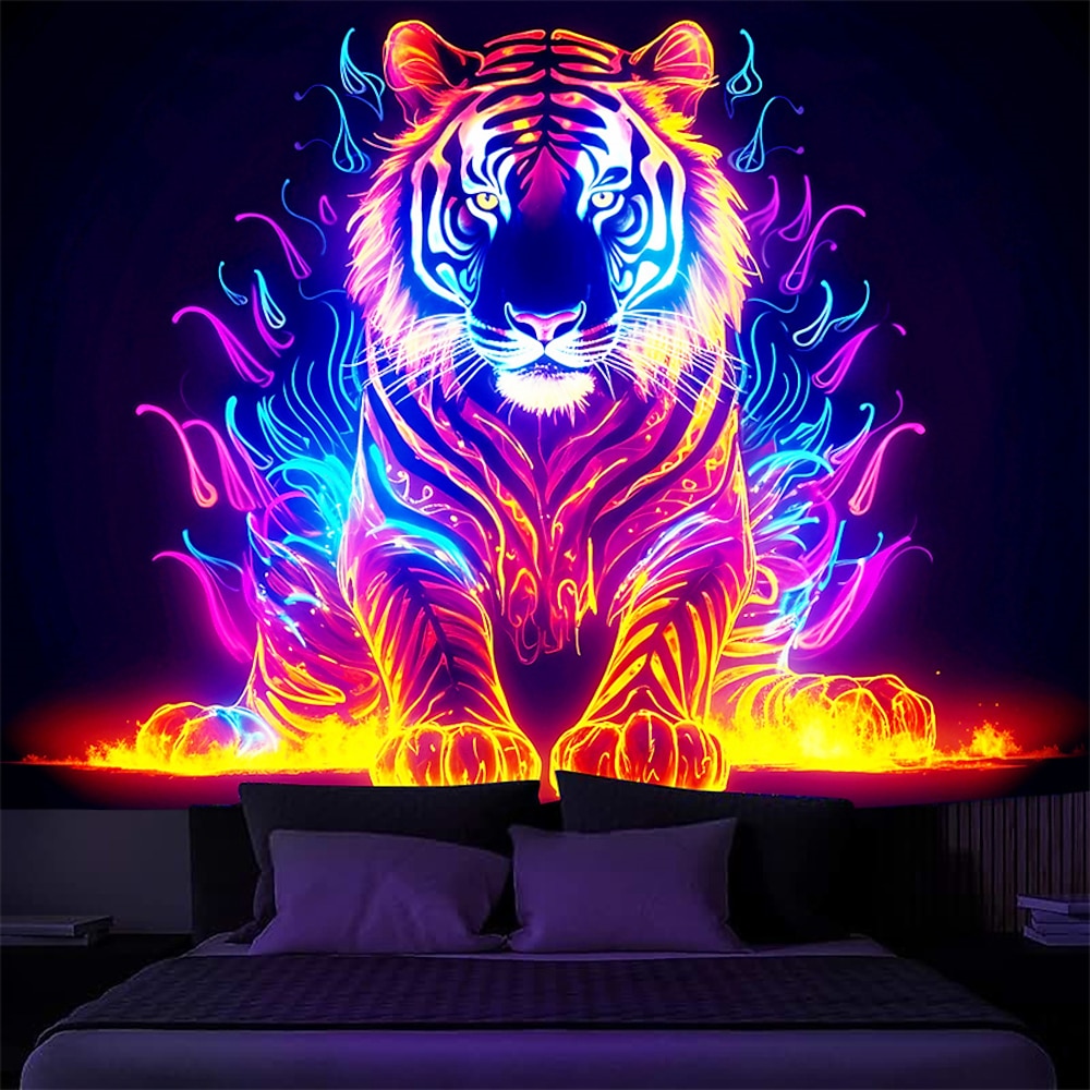 Feuertiger Schwarzlicht Wandteppich UV reaktiv im Dunkeln leuchtend Party Tier trippig neblig hängender Wandteppich Wandbild für Wohnzimmer Schlafzimmer Lightinthebox