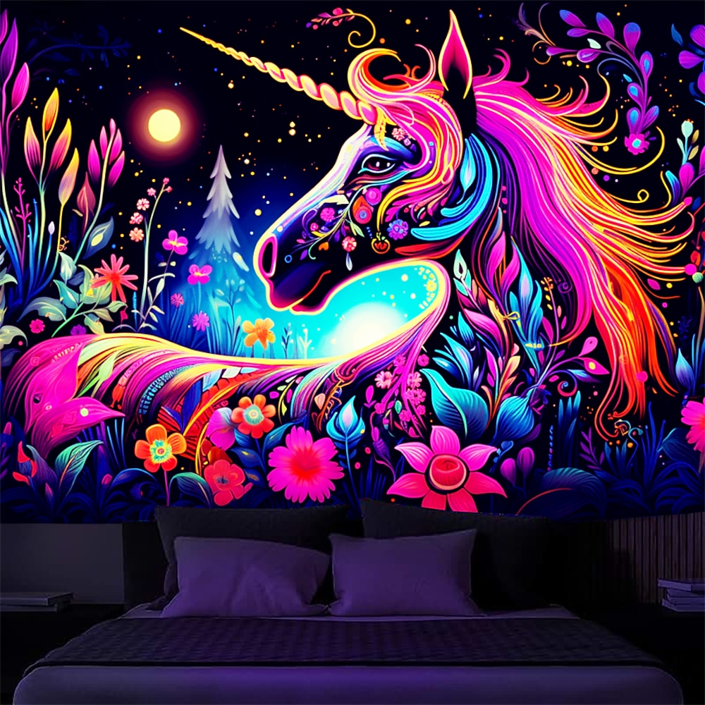 Schwarzlicht Wandteppich UV reaktiv im Dunkeln leuchtend Party Neon Einhorn Tier psychedelisch trippig neblig hängender Wandteppich Wandbild für Wohnzimmer Schlafzimmer Lightinthebox