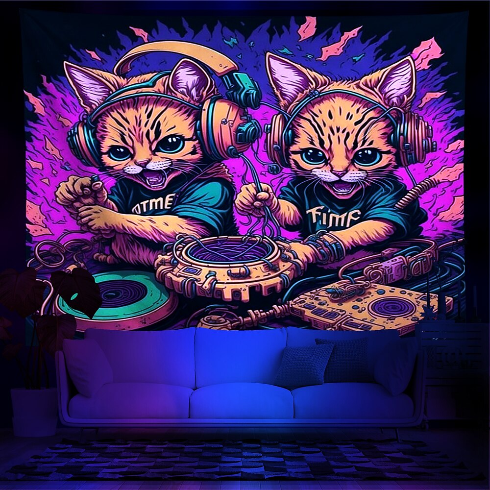 Schwarzlicht-Wandteppich, UV-reaktiv, im Dunkeln leuchtend, Party, Neon, DJ, Katzen, psychedelisch, trippig, neblig, Wandteppich zum Aufhängen, Wandkunst, Wandbild fürs Wohnzimmer Lightinthebox