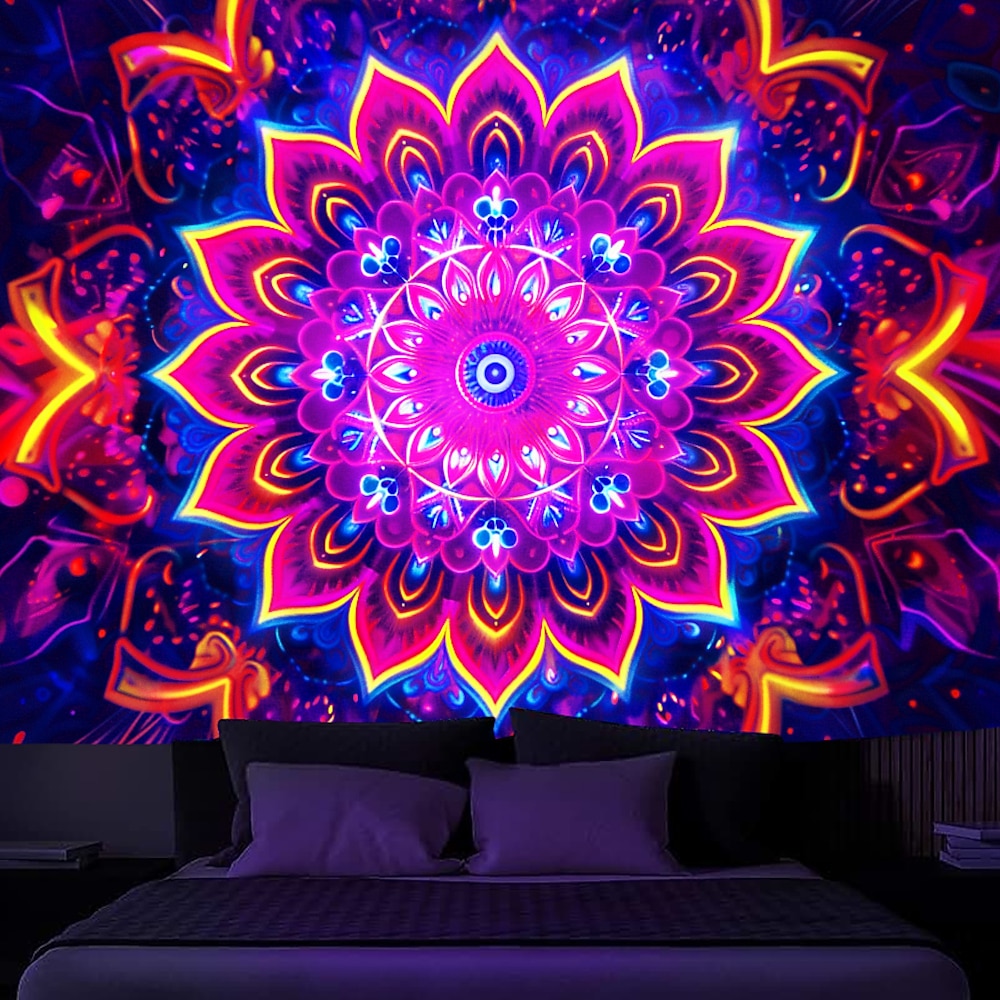 Mandala Boho Schwarzlicht Wandteppich UV reaktiv im Dunkeln leuchtend Trippy Zen Meditation neblige Natur Wandteppich Wandbild für Wohnzimmer Schlafzimmer Lightinthebox