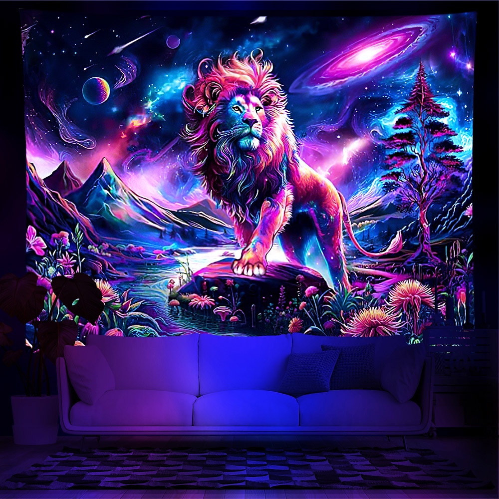 Schwarzlicht Wandteppich UV reaktiv im Dunkeln leuchtend Party Neon Löwe Tier Universum Natur psychedelisch trippig neblig hängender Wandteppich Wandbild für Wohnzimmer Schlafzimmer Lightinthebox