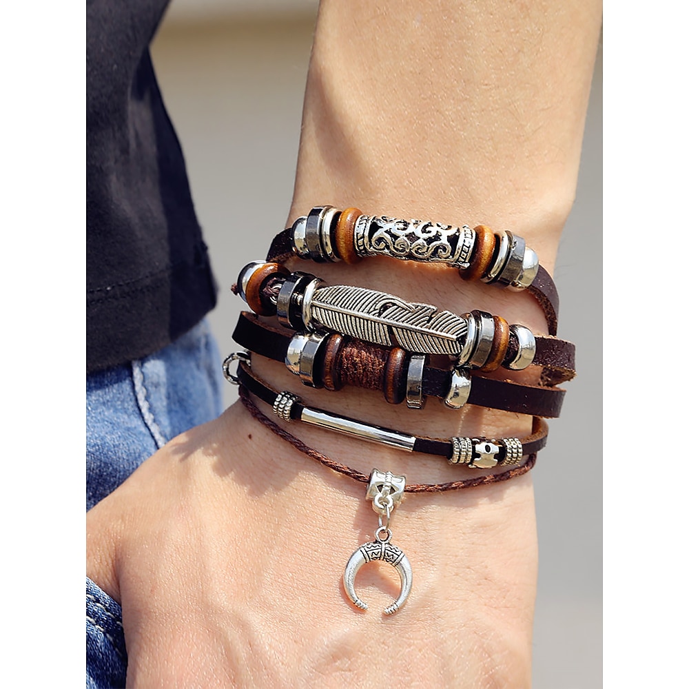 Mehrlagiges Boho-Lederarmband für Herren mit Feder- und Halbmond-Anhänger - verstellbares Wickelarmband im Vintage-Stil für den lässigen Stil Lightinthebox