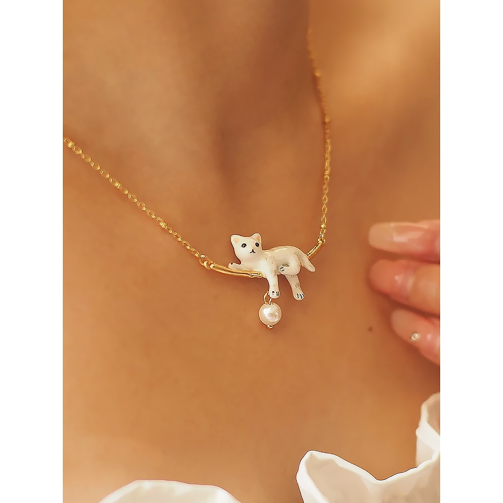 elegante Halskette mit Katzenanhänger und Perlen-Charm - verspielter Tierschmuck für Damen, zarte Kette Lightinthebox