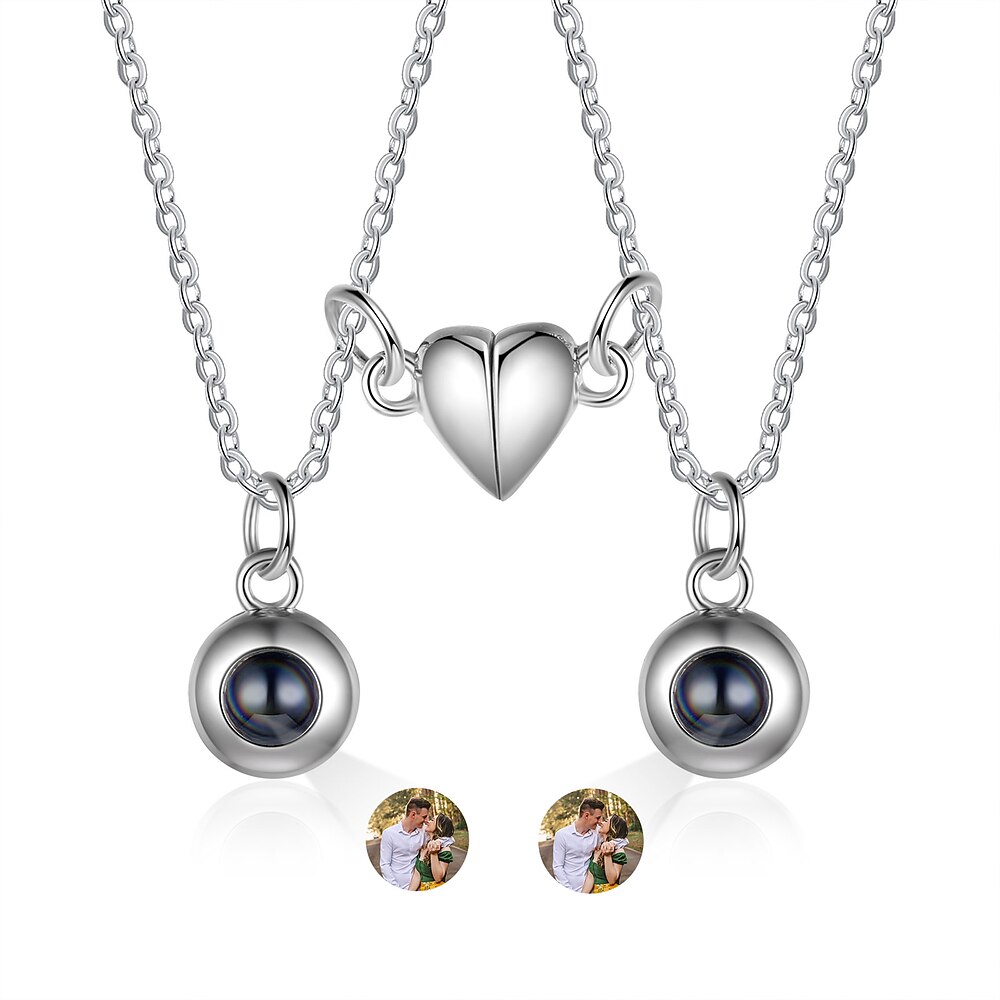 1 Paar personalisiertes Halskettenset mit Fotoprojektion, individueller Schmuck, Hochzeitsgeschenkanhänger mit Fotos, ideales romantisches Geschenk für Verliebte, perfekt zum Valentinstag Lightinthebox