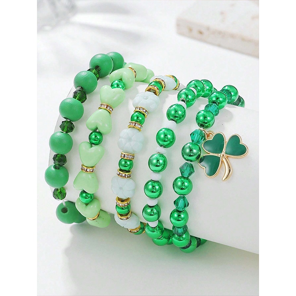 Grünes Perlenarmband-Set zum St. Patrick's Day mit Kleeblatt-Anhänger, festliche Stretch-Armbänder für Frauen, perfekt für Feiertage und Party-Accessoires Lightinthebox