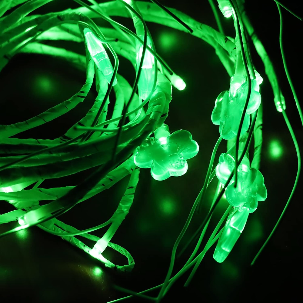 1 Stück 2 m 96 LED-Perlen St. Patrick's Day grüne Kleeblatt-Lichterkette AAA wasserdichte Batteriebox mit 8-Funktions-Fernbedienung für Festival-Party-Restaurant-Atmosphäre Dekorationslichter Lightinthebox