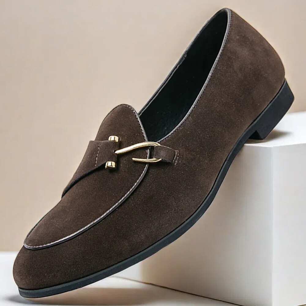 braune Wildleder-Loafer für Herren mit goldener Schnalle - stilvolle Schlupfschuhe für legere und halbformelle Anlässe Lightinthebox