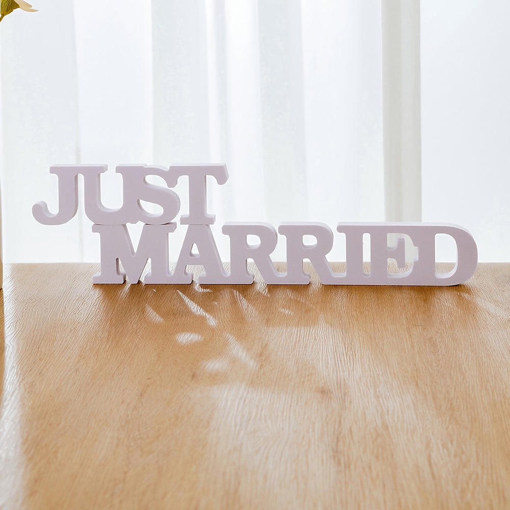 Buchstabenornament „Just Married" - kreatives, schlichtes weißes Snowboard-Material, perfekt als Hochzeitsdekoration, Akzent auf dem Schreibtisch im Innenbereich, warmes, dekoratives Buchstabenbrett Lightinthebox