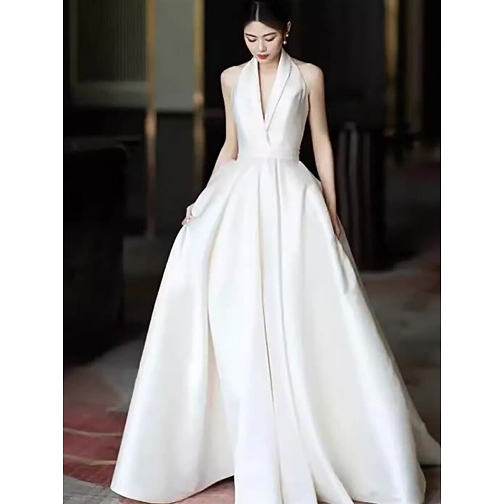 Hochzeitskleider Ballkleid Neckholder Ärmellos Bodenlange Schleppe Taft Brautkleider Mit Falten Einfarbig 2025 Lightinthebox