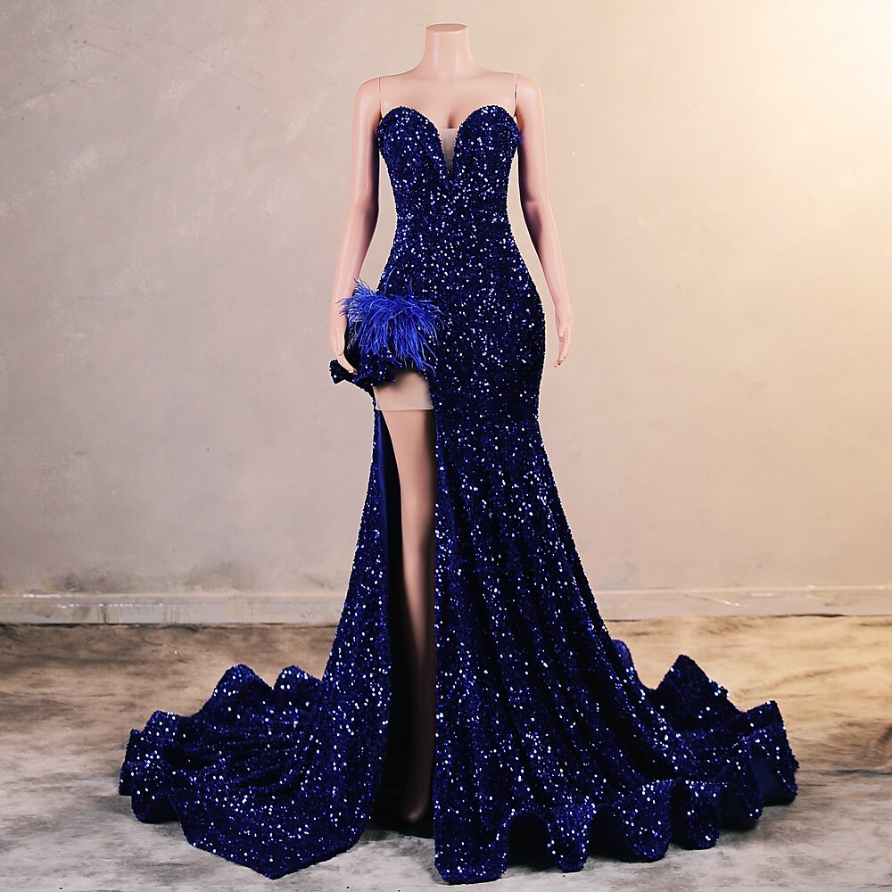 Meerjungfrauenschnitt Abendkleid Elegant Kleid Formell Abschlussball Hofschleppe Ärmellos Trägerlos Paillettenbesetzt mit Feder Paillette 2025 Lightinthebox