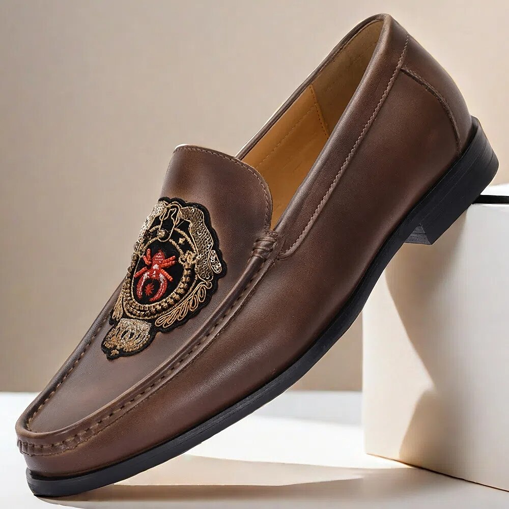 Herren-Slipper aus braunem Leder mit gesticktem Wappen, elegante Abendschuhe für formelle Anlässe und Geschäftstreffen Lightinthebox