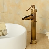 economico Classici-Rubinetto per lavabo da bagno in bronzo antico in ottone, rubinetti per vasca monoforo a cascata con montaggio a parete con interruttore caldo e freddo e valvola in ceramica