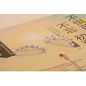 abordables Boucles d&#039;oreilles-Boucles d&#039;oreille Clou Boucles d&#039;oreilles Clips For Femme Cristal Diamant synthétique Mariage Soirée Casual Argent sterling Manchette Forme de Feuille Cœur Fleur Doré Argent / du quotidien