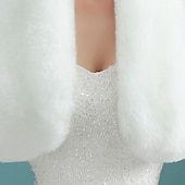 baratos Estolaa de Pelo-encolhe os ombros casaco branco de pele falsa outono casamento / festa noite feminino wrap com vestido para impressionar 2025