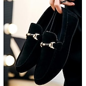 billiga Slip-ons och loafers till herrar-röd loafers i fuskmocka för män, avslappnade körskor med metallspänne - snygga och bekväma skor för dagligt bruk