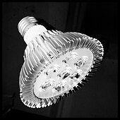 economico Lampadine-zdm e26 / e27 7w 650-750lm par30 faretto led 7 perline led ad alta potenza led bianco / bianco caldo 85-265 v alta conducibilità termica in alluminio