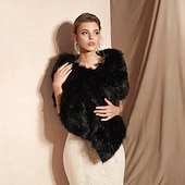 abordables Étole en fourrrure-châles de mariée beiges, enveloppes d&#039;hiver en fausse fourrure, enveloppes de soirée de mariage d&#039;automne pour femmes avec une couleur pure pour une robe de mariée formelle pour impressionner 2025