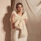 abordables Étole en fourrrure-châles de mariée beiges, enveloppes d&#039;hiver en fausse fourrure, enveloppes de soirée de mariage d&#039;automne pour femmes avec une couleur pure pour une robe de mariée formelle pour impressionner 2025