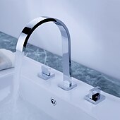 voordelige Met meerdere gaten-badkamer wastafelkraan - draaibaar / wijdverspreid / waterval chroom badrandcombinaties twee handgrepen drie gatenbadkranen