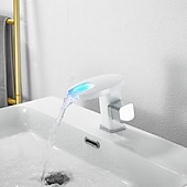 お買い得  クラシカル-浴室の流しの蛇口、導かれた滝の温度によって制御される 3 色の電気めっきされたセンターセットの単一のハンドル 1 つの穴の浴室の蛇口