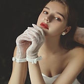 abordables Gants de Mariage-Gant vintage à longueur de poignet en dentelle  élégant avec bord  point ondulé gant de mariage  fête pour impressionner