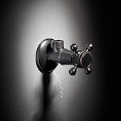 levne Doplňky k bateriím-starožitný měděný trojúhelníkový ventil vyřezávaný retro zesílený teplý a studený trojúhelníkový ventil černý rohový ventil odolný proti výbuchu uzavírací ventil vody 1ks