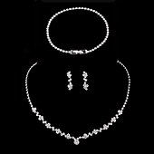 billige Smykkesett-Brude smykker sett 1set Klar Syntetisk Diamant Legering 1 Halskjede 1 Armbånd Øredobber Dame Enkel Grunnleggende Elegant Annerledes Smykkesett Til Daglig Festival