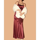 levne Kožešinová bolerka-Wihte Faux Fur Wraps Šály Elegantní a Luxusní Elegantní Udržet V Teple Bez Rukávů Umělé Kožešiny Podzim Svatební Host Wraps S Čistou Barvou Pro Svatební Podzim a Zimu oblékněte se abyste ohromili