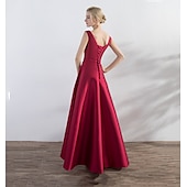 ieftine Rochii de Party-Rochie de seară în stil A-Line Rochie roșie și verde Rochie de nuntă pentru invitați Rochie de petrecere Asimetrică Fără mâneci Guler din piatra prețioasă Satin cu aspect elegant pentru a impresiona