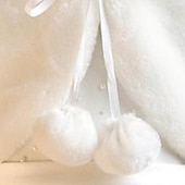 billiga Pälssjalar-barns fuskpäls vit kappa sjalar blomma flicka wraps vinter söt håll dig varm långärmad fuskpäls bröllopsinpackningar med pom poms för bröllop