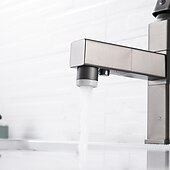 cheap Classical-Bathroom Sink Faucet - Rotatable / Pull out / Classic Electroplated / Painted Finishes Centerset Single Handle One HoleBath Taps