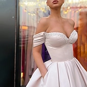 baratos Vestidos de Cocktail-Vestidos de Coquetel A-Line Vestido Costa Costas Convidada de Casamento Bailar Chá Comprimento Manga Curta Ombro Caído Com Bolso de Cetim com Pregas Cor Pura Vestidos Derby 2025
