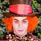 economico Parrucche dei personaggi dei film-parrucche arancioni corte e ricce disordinate da cappellaio matto, unisex, resistenti al calore, per cosplay, feste di carnevale, parrucche di Holloween