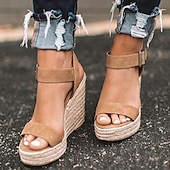 billige Uformelle sandaler-brunfarget semsket kilesandaler for kvinner med ankelstropp og espadrillesåle - uformelle sommerplattformsko for hverdagsbruk