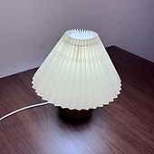 お買い得  ベッドサイドランプ-木製デスクランププリーツスカートランプシェードベッドサイド常夜灯ボタンバレンタインデークリスマス電源プラグ 1pc