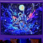 billige Blacklight -billedvev-astronaut blacklight uv reaktiv veggteppe måne basketball kunst dekor teppe gardin piknik duk hengende hjem soverom stue sovesal dekorasjon gave polyester