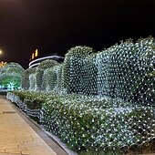billiga Solsträngljus-solnät ljus mesh fairy string light 6x4 880led ip65 vattentät krans med 8 lägen timer fjärrkontroll för trädgård år gräsmatta semesterdekor färgglad belysning