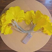 economico Striscie luci a batteria-Fogliame Di Ginkgo Artificiale Luci A Filo In Rattan Piante In Filo Di Rame Luci A Vite Bianco Caldo Per Decorare Le Pareti Del Giardino
