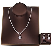 Χαμηλού Κόστους Σετ Κοσμημάτων-Νυφικό κόσμημα σετ 1set Στρας Χρώμιο Σκουλαρίκια 1PC κρεμαστό κόσμημα Γυναικεία Μοντέρνα Εξατομικευόμενο Καλλιτεχνικό Μπριλιτ Κρεμαστό Σταγόνα νερού διαμαντιών Κοσμήματα Σετ Για