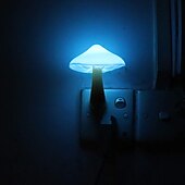 economico Luci notturne plug-in-luce notturna a led con sensore plug-in lampada luce notturna a fungo luce notturna magica a 7 colori che cambia mini belle luci notturne a forma di fungo per adulti luce notturna per bambini