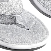 billiga Avslappnade sandaler-flip flop-sandaler för kvinnor i silver med strass utsmyckningar - glittrande sommarstrandkläder för fester och speciella tillfällen