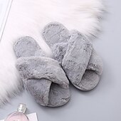 billiga Inneskor och flip-flops till damer-Mysig rosa fuskpäls damtofflor - mjuk och mjuk korsbandsstil, perfekt för avkoppling hemma och vardagskläder inomhus