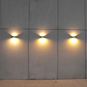  solcellevegglys utendørs hjemmebelysning gatelys balkong atmosfære veggvask spot lys hagetrinn gjerde gårdsplass vanntett landskapslampe